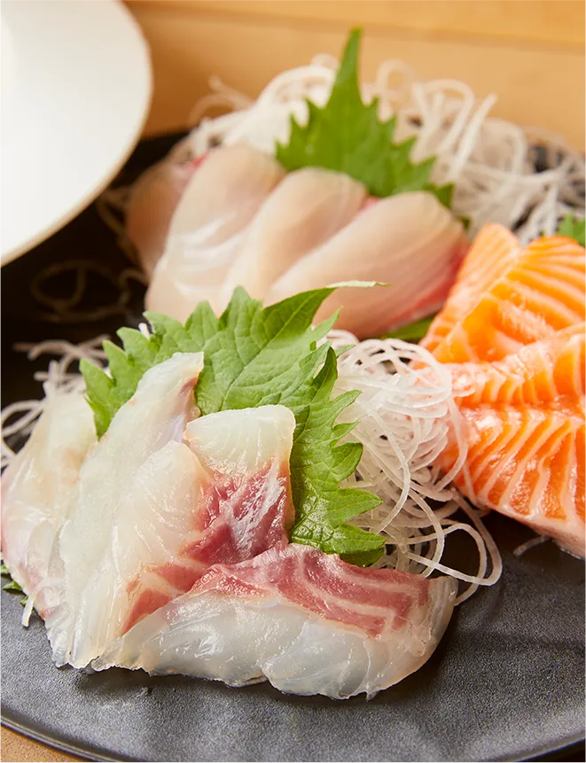 Savor the bounty of Shirahama in an open air sanctuary.