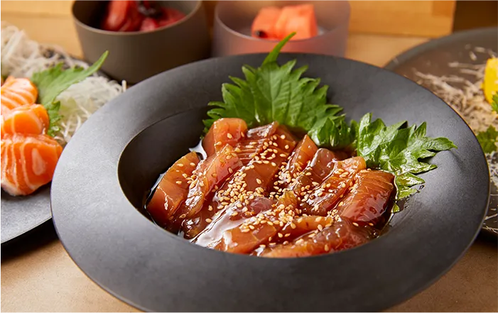 Savor the bounty of Shirahama in an open air sanctuary.